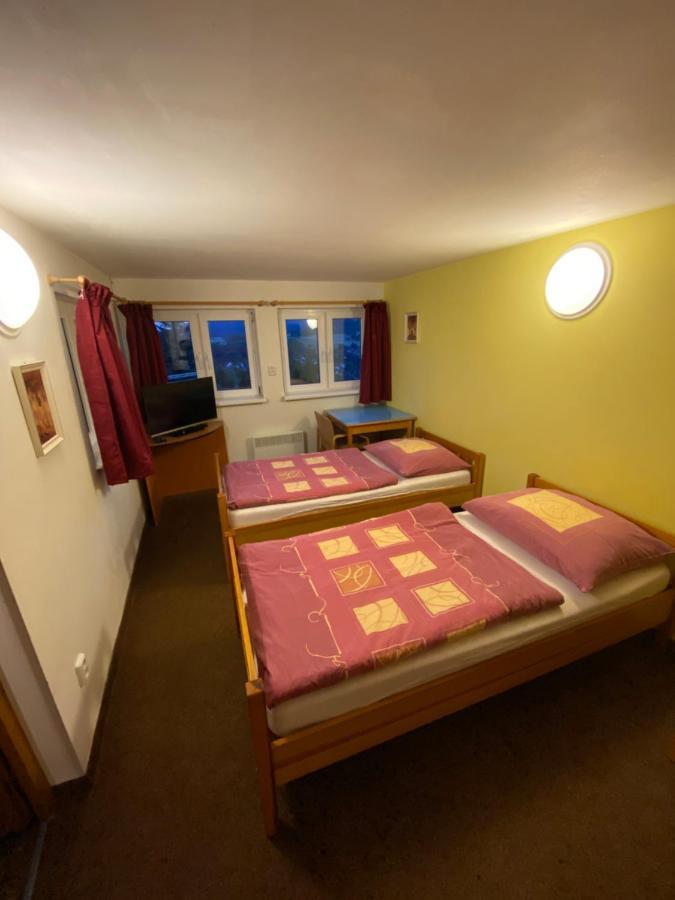 Hotel Selsky Dvur Perštejn Exterior foto