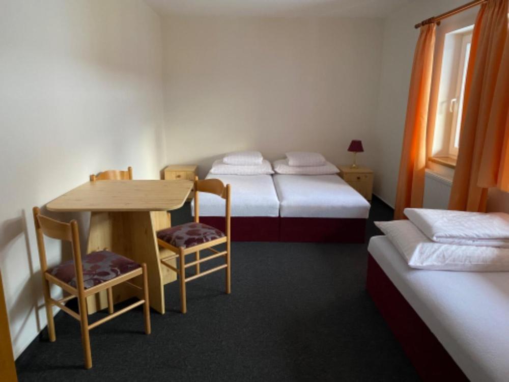 Hotel Selsky Dvur Perštejn Exterior foto