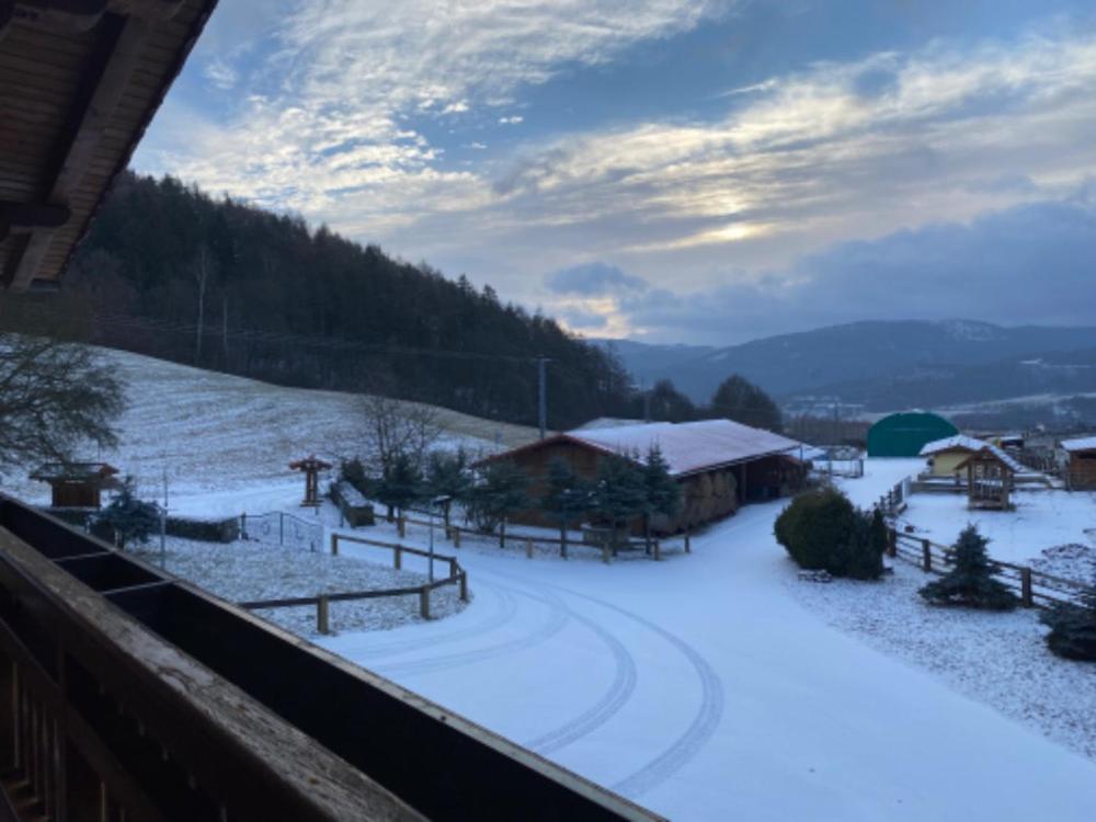 Hotel Selsky Dvur Perštejn Exterior foto